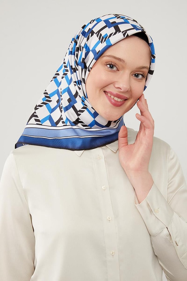 LevidorLevidor Saks Üçgen Desenli Trend Twill Eşarp