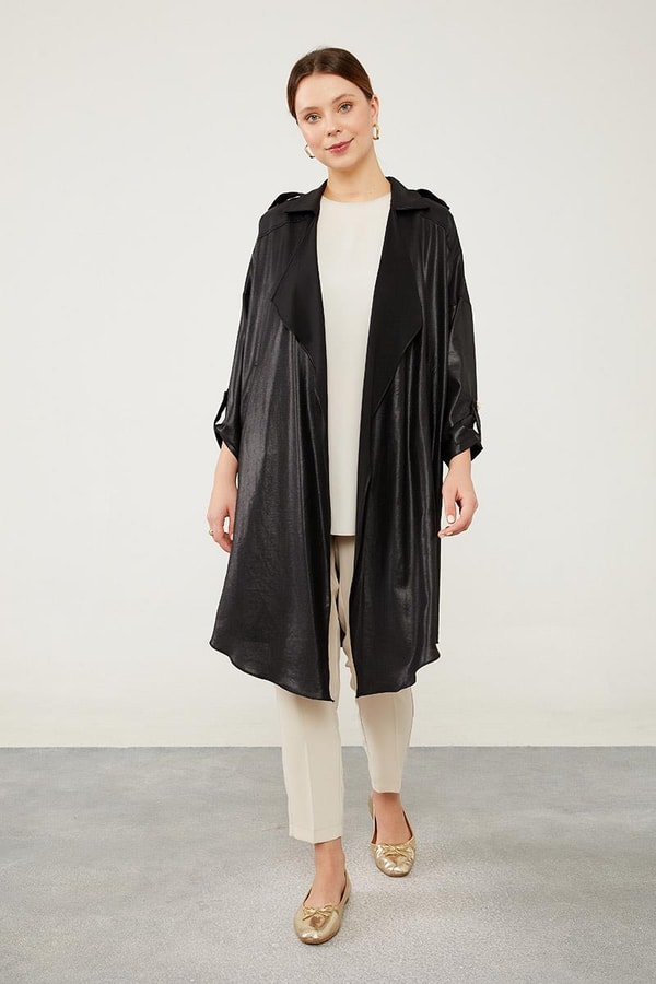 LevidorLevidor Siyah Apolet Detaylı Kısa Kap