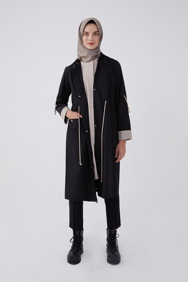 LevidorLevidor Siyah Bel ve Kolu Büzgülü Trençkot