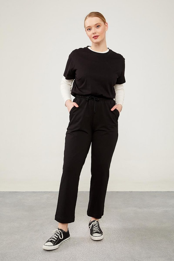 LevidorLevidor Siyah Beli Lastikli Bağıcıklı Pantolon