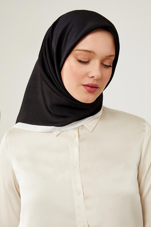 LevidorLevidor Siyah-Beyaz Biye Renk Geçişli Prag Eşarp