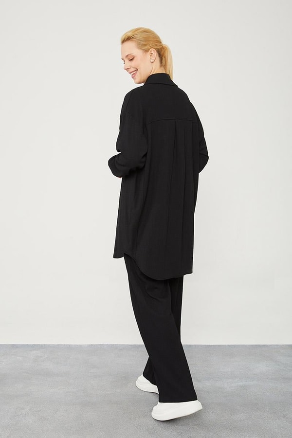 LevidorLevidor Siyah Cep İşlemeli Bürümcük Kumaş Takım