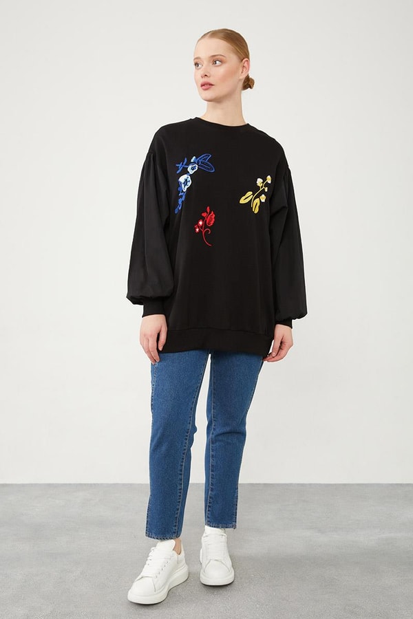 LevidorLevidor Siyah Çiçekli Nakış İşlemeli Sweat