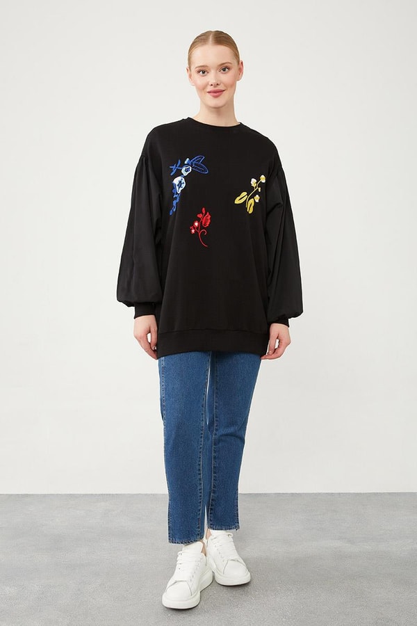 LevidorLevidor Siyah Çiçekli Nakış İşlemeli Sweat