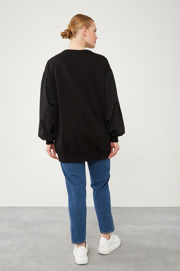 LevidorLevidor Siyah Çiçekli Nakış İşlemeli Sweat