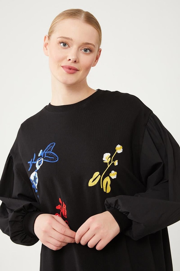 LevidorLevidor Siyah Çiçekli Nakış İşlemeli Sweat