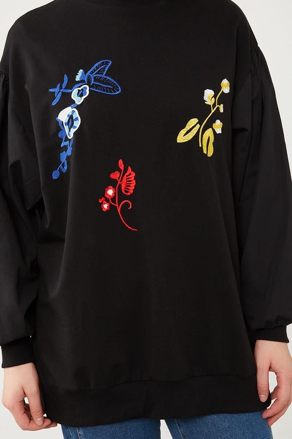 LevidorLevidor Siyah Çiçekli Nakış İşlemeli Sweat