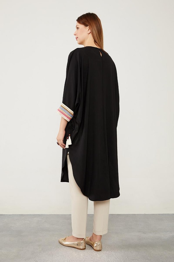 LevidorLevidor Siyah Dantel Detaylı Tunik