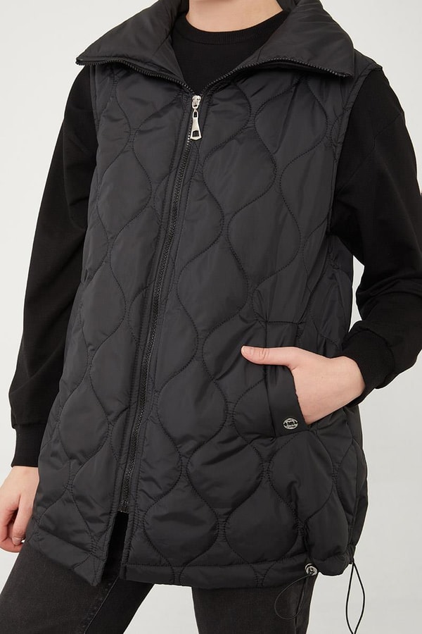 LevidorLevidor Siyah Desenli Kapitone Şişme Yelek