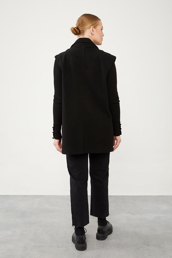 LevidorLevidor Siyah Düğme Kapamalı Yelek