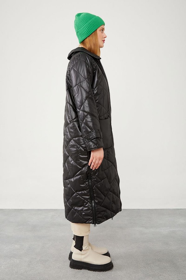 LevidorLevidor Siyah Geniş Yaka Kapitone Mont