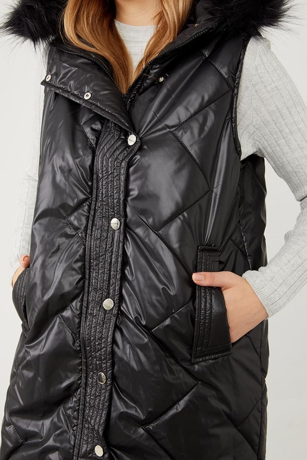 LevidorLevidor Siyah Kapitone Kapüşonlu Çıtçıt Kapamalı Yelek