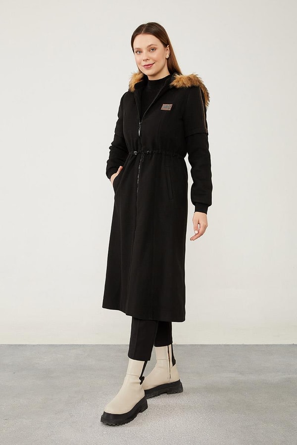 LevidorLevidor Siyah Kapşonu Kürklü Kol Ağzı Ribanalı Kaban