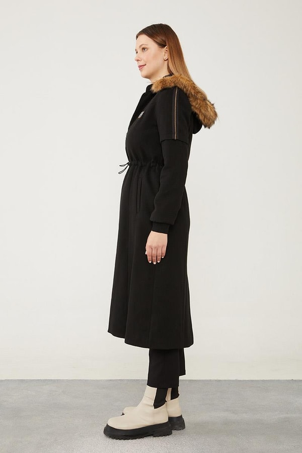 LevidorLevidor Siyah Kapşonu Kürklü Kol Ağzı Ribanalı Kaban