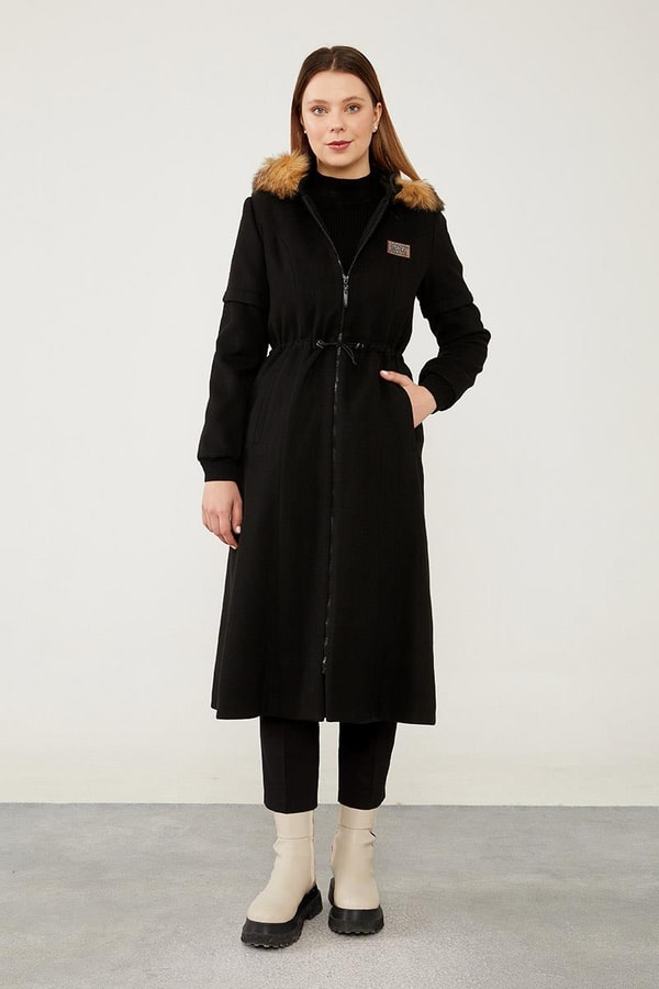 LevidorLevidor Siyah Kapşonu Kürklü Kol Ağzı Ribanalı Kaban