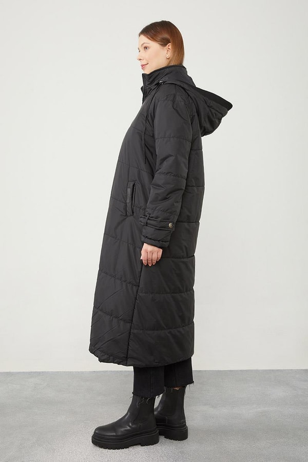 LevidorLevidor Siyah Kapüşonlu Kapitone Kısa Mont