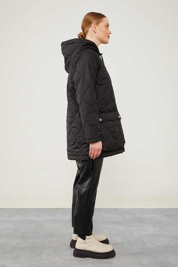 LevidorLevidor Siyah Kapüşonlu Kapitone Kısa Mont