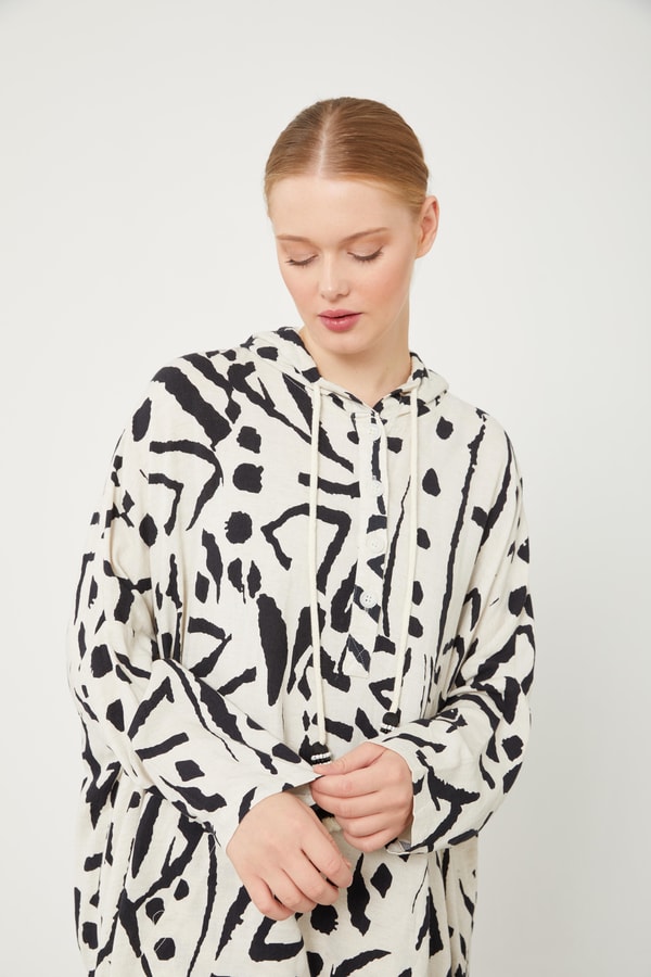 LevidorLevidor Siyah Kapüşonlu Püskül Detaylı Keten Tunik