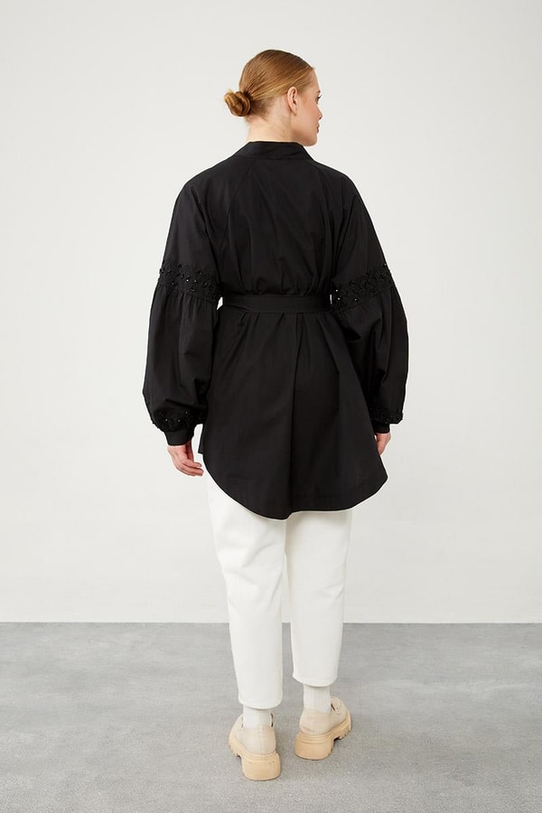 LevidorLevidor Siyah Kolları Nakış Detaylı Kimono