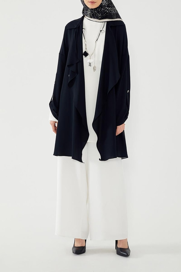 LevidorLevidor Siyah Kolyeli Yakası Volanlı Takım