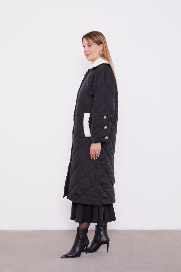 LevidorLevidor Siyah Kürk Detaylı Kapitone Mont