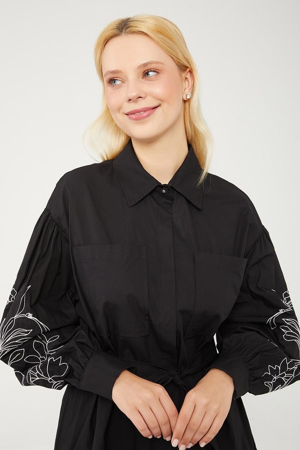 LevidorLevidor Siyah Nakışlı Belden Bağlamalı Kimono