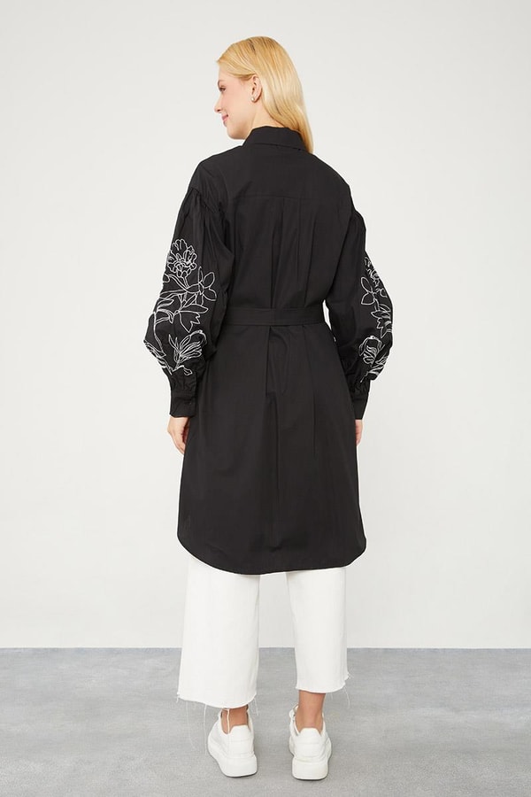 LevidorLevidor Siyah Nakışlı Belden Bağlamalı Kimono