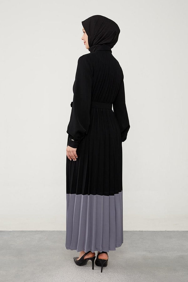 LevidorLevidor Siyah Pliseli Çift Renk Kemerli Elbise
