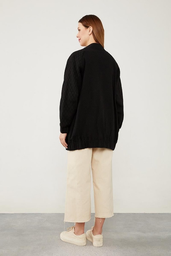 LevidorLevidor Siyah Triko İşlemeli Ceket