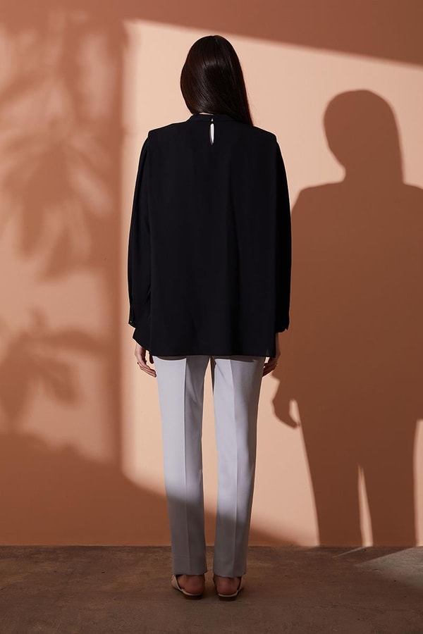 LevidorLevidor Siyah Vatkalı kısa bluz