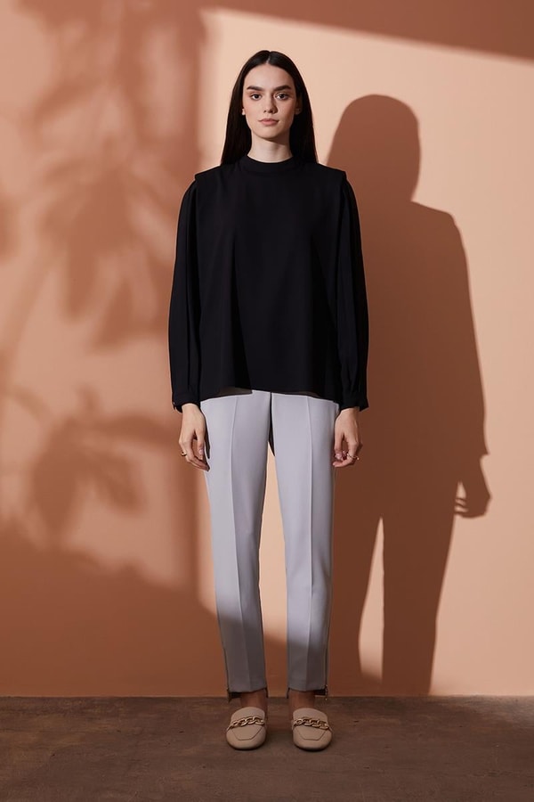 LevidorLevidor Siyah Vatkalı kısa bluz