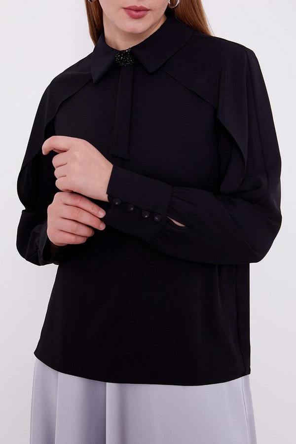 LevidorLevidor Siyah Yaka Taş Detaylı Bluz