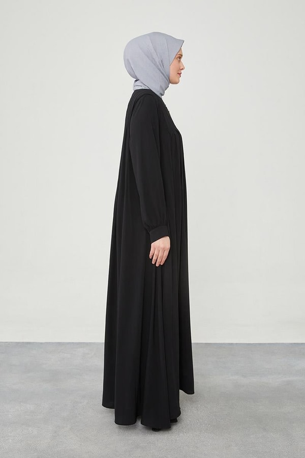 LevidorLevidor Siyah Yakası Düğme Detaylı Ferace