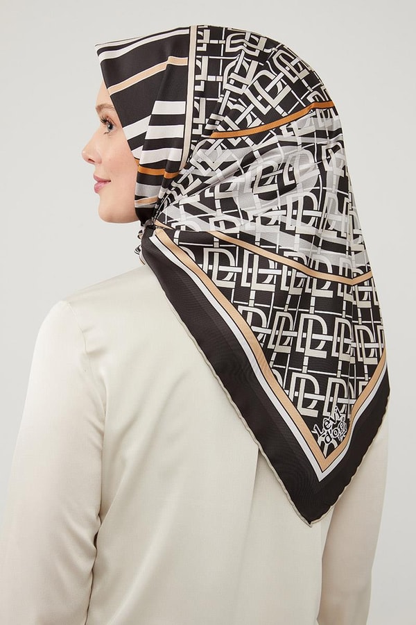 LevidorLevidor Siyah Yazı Baskılı Trend Twill Eşarp