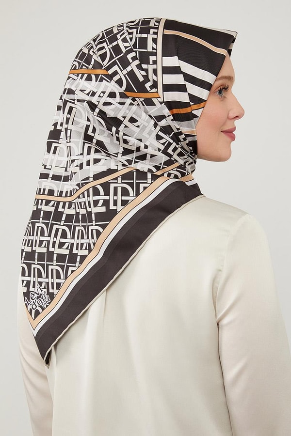 LevidorLevidor Siyah Yazı Baskılı Trend Twill Eşarp