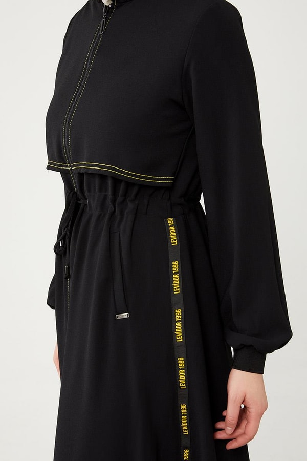 LevidorLevidor Siyah Yazı Detaylı Belden Büzgü Detaylı Ferace