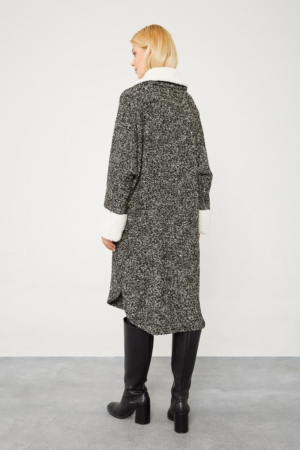 LevidorLevidor Siyah Yün Detaylı Kısa Kaşe Kaban