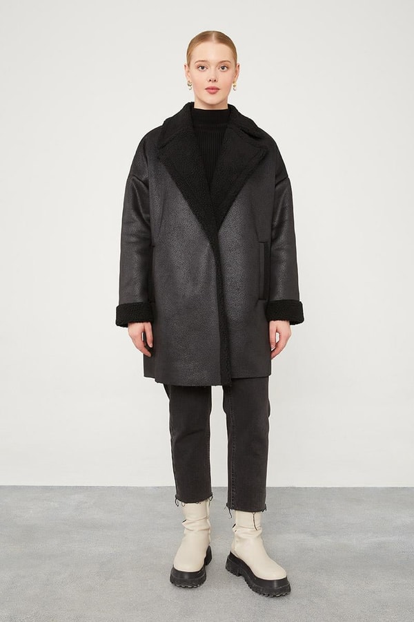 LevidorLevidor Siyah Yün Detaylı Suni Deri Kısa Kaban