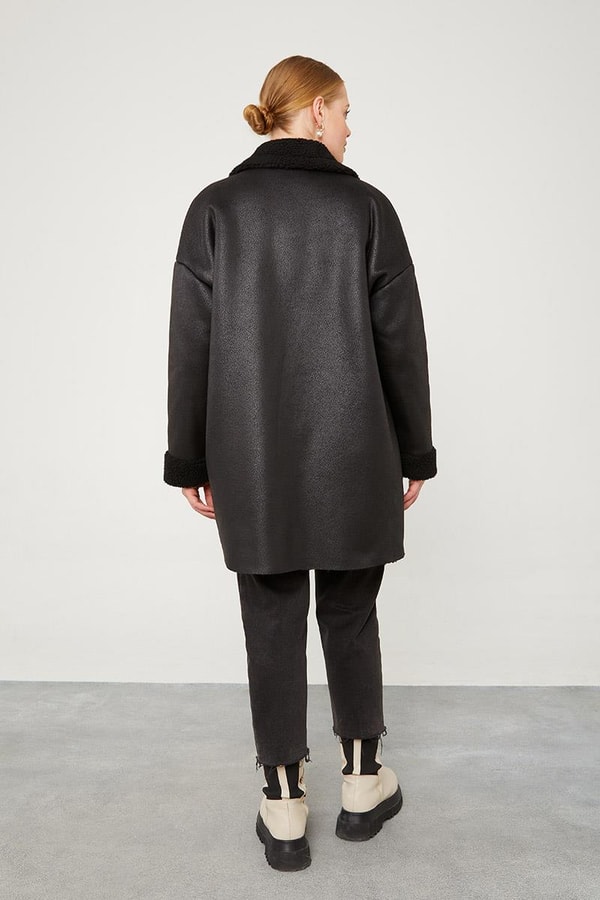 LevidorLevidor Siyah Yün Detaylı Suni Deri Kısa Kaban