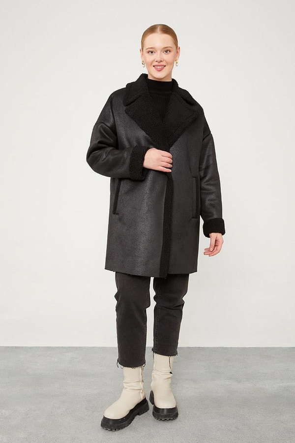 LevidorLevidor Siyah Yün Detaylı Suni Deri Kısa Kaban