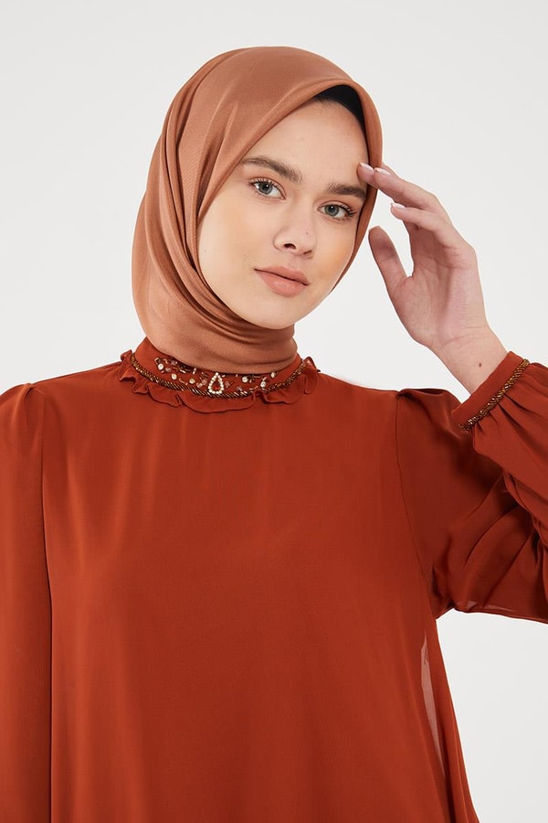 LevidorLevidor Tarçın Yakası İşlemeli Şifon Abiye Tunik