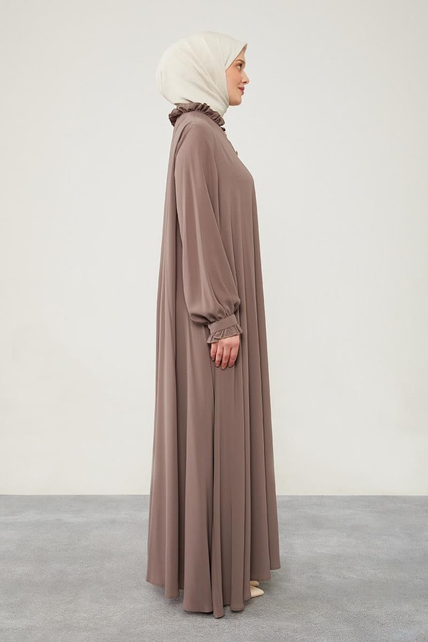 LevidorLevidor Toprak Yakası Fırfır Detaylı Ferace