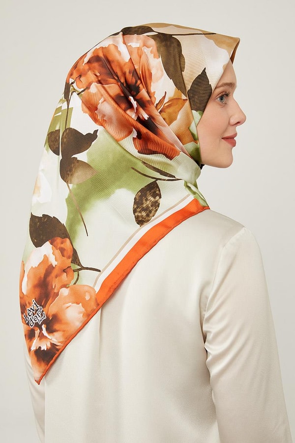 LevidorLevidor Turuncu Çiçek Desen Trend Twill Eşarp