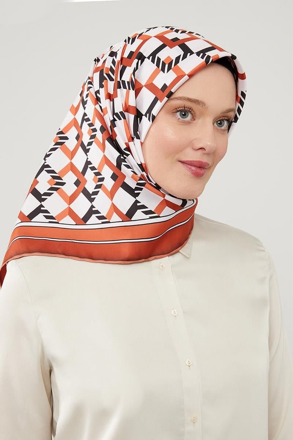 LevidorLevidor Turuncu Üçgen Desenli Trend Twill Eşarp