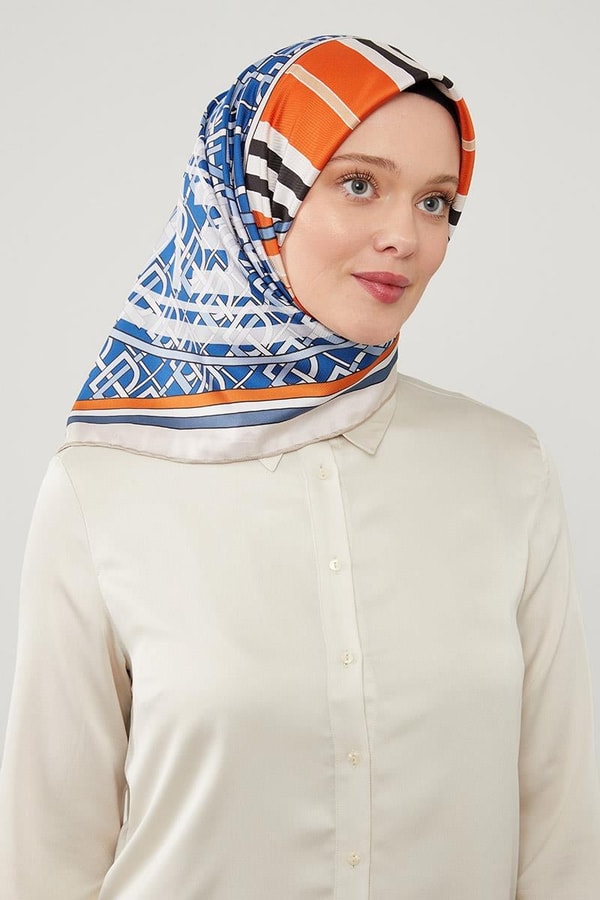 LevidorLevidor Turuncu Yazı Baskılı Trend Twill Eşarp