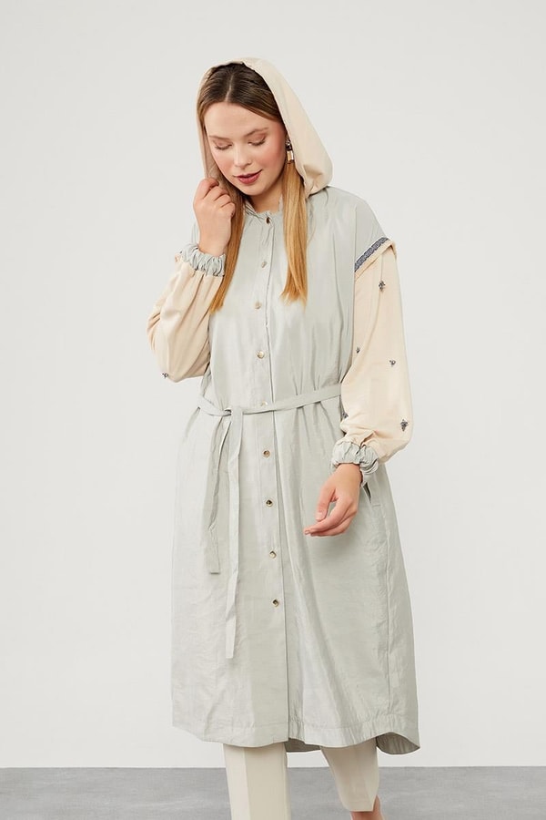 LevidorLevidor Yeşil-Bej Kapüşonlu Kolları İşlemeli Trençkot