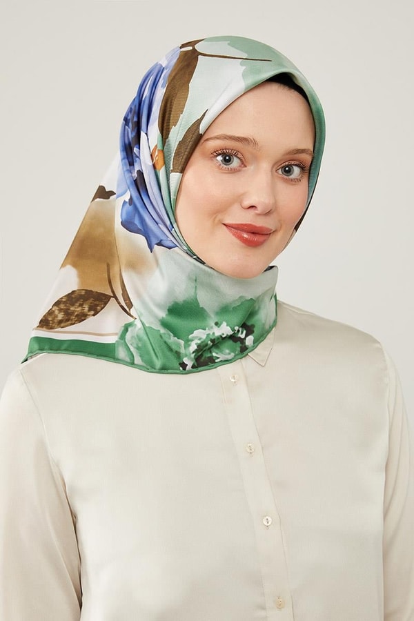 LevidorLevidor Yeşil Çiçek Desen Trend Twill Eşarp