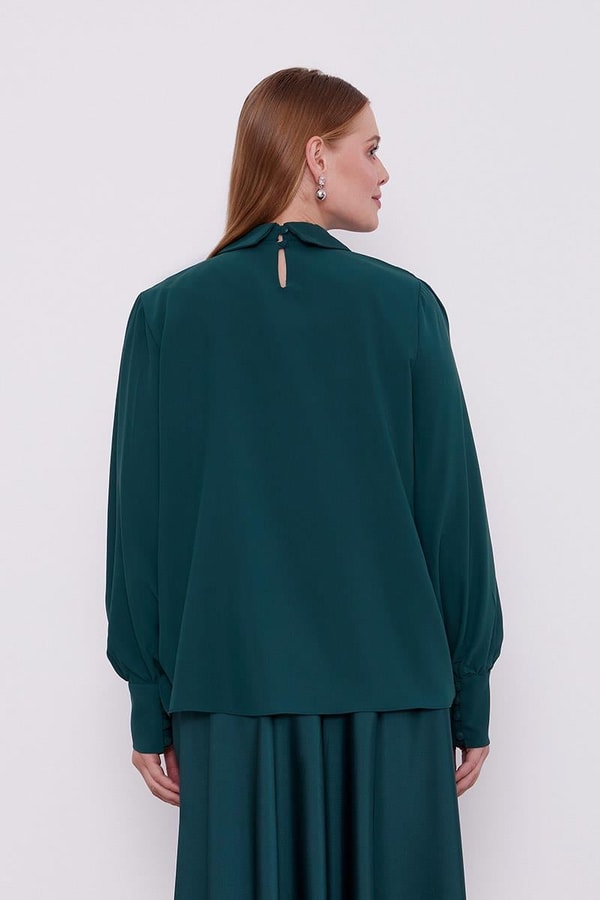 LevidorLevidor Zümrüt Yaka Taş Detaylı Bluz