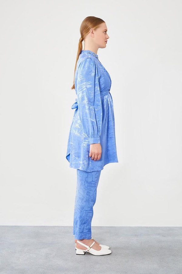 LevidorSaks Yaka İşlemeli Jakarlı Kumaş Pantolon Takım