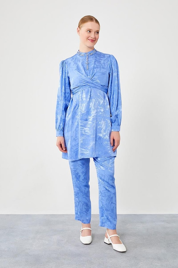 LevidorSaks Yaka İşlemeli Jakarlı Kumaş Pantolon Takım